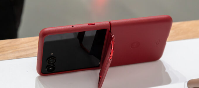 Nejlepší pouzdra pro Motorola Razr Ultra 2025