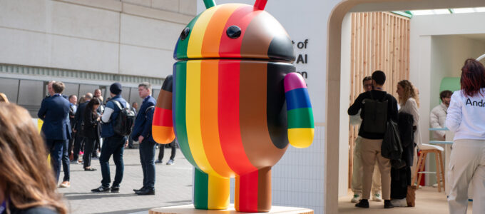 Novinky: Google představuje chytré brýle, blíží se Nothing Phone 3