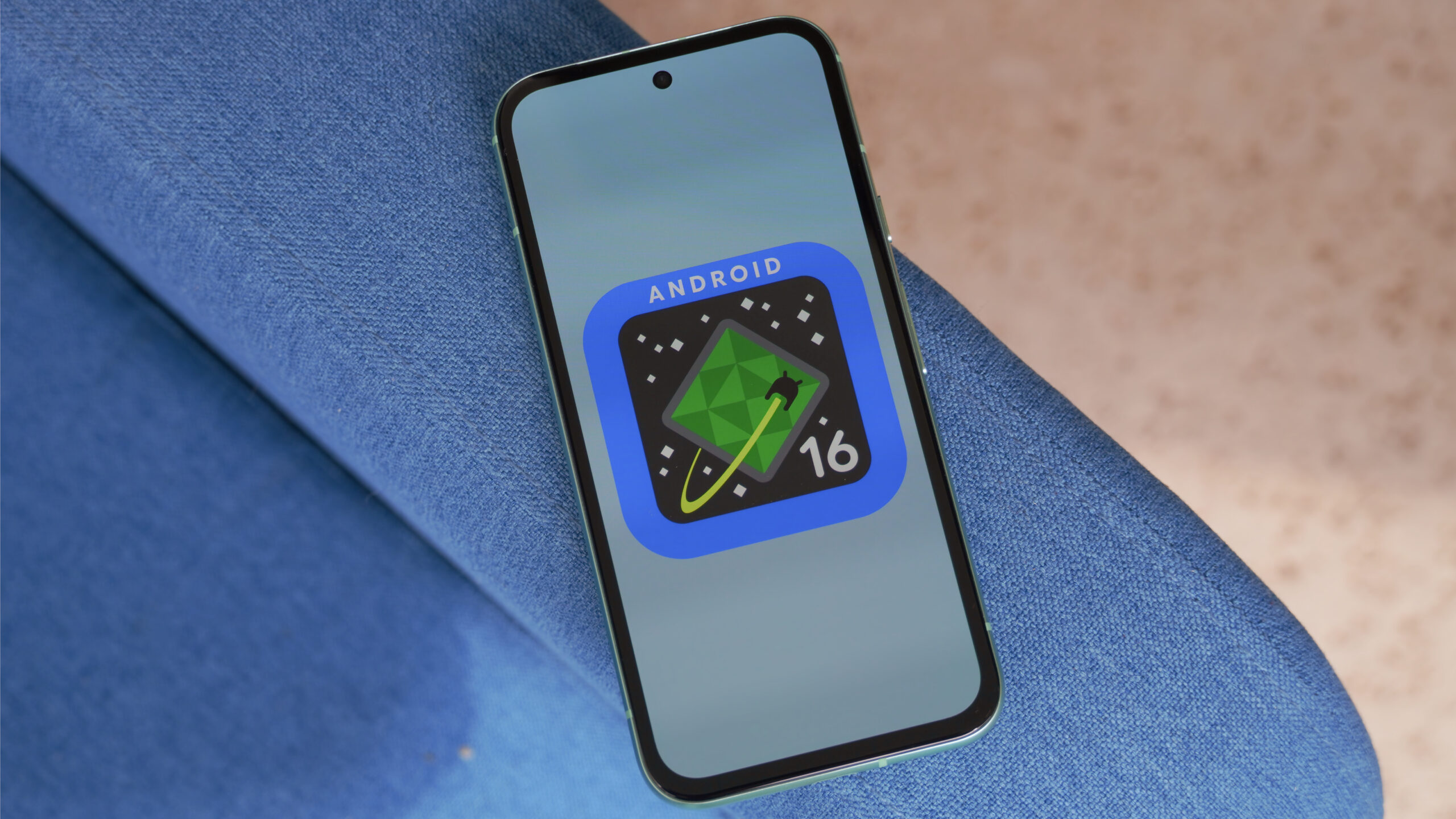 Nový indikátor baterie Androidu připomíná iOS design