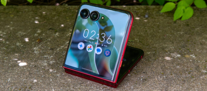 "Prvních 10 kroků s novým Motorola Razr 2025"