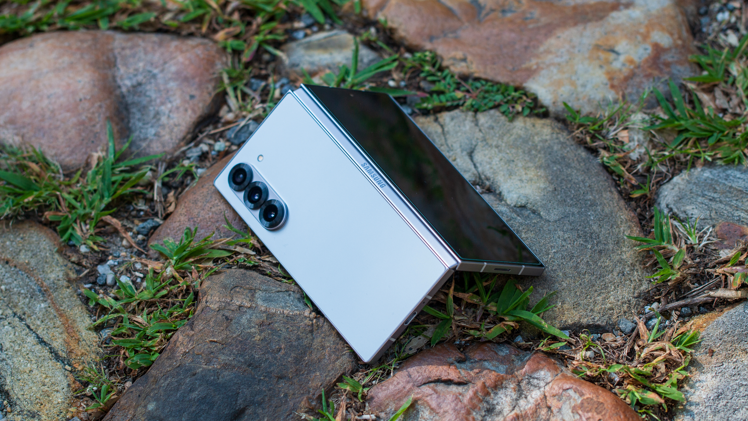 Rychlost nabíjení Samsung Galaxy Z Fold 7: Co očekávat?