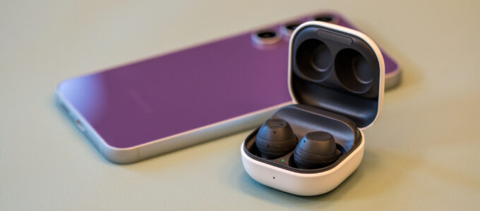 Samsung Galaxy Buds FE zlevnily o 35 % během výprodeje na Amazonu