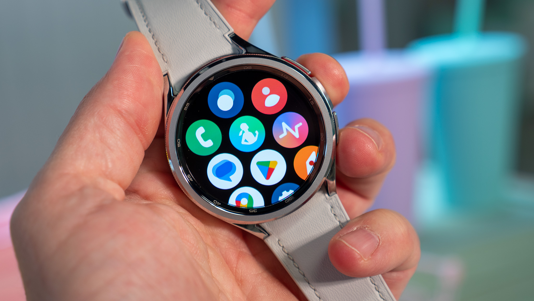 Samsung jde naplno s One UI 8 Watch a to mě nadchlo!