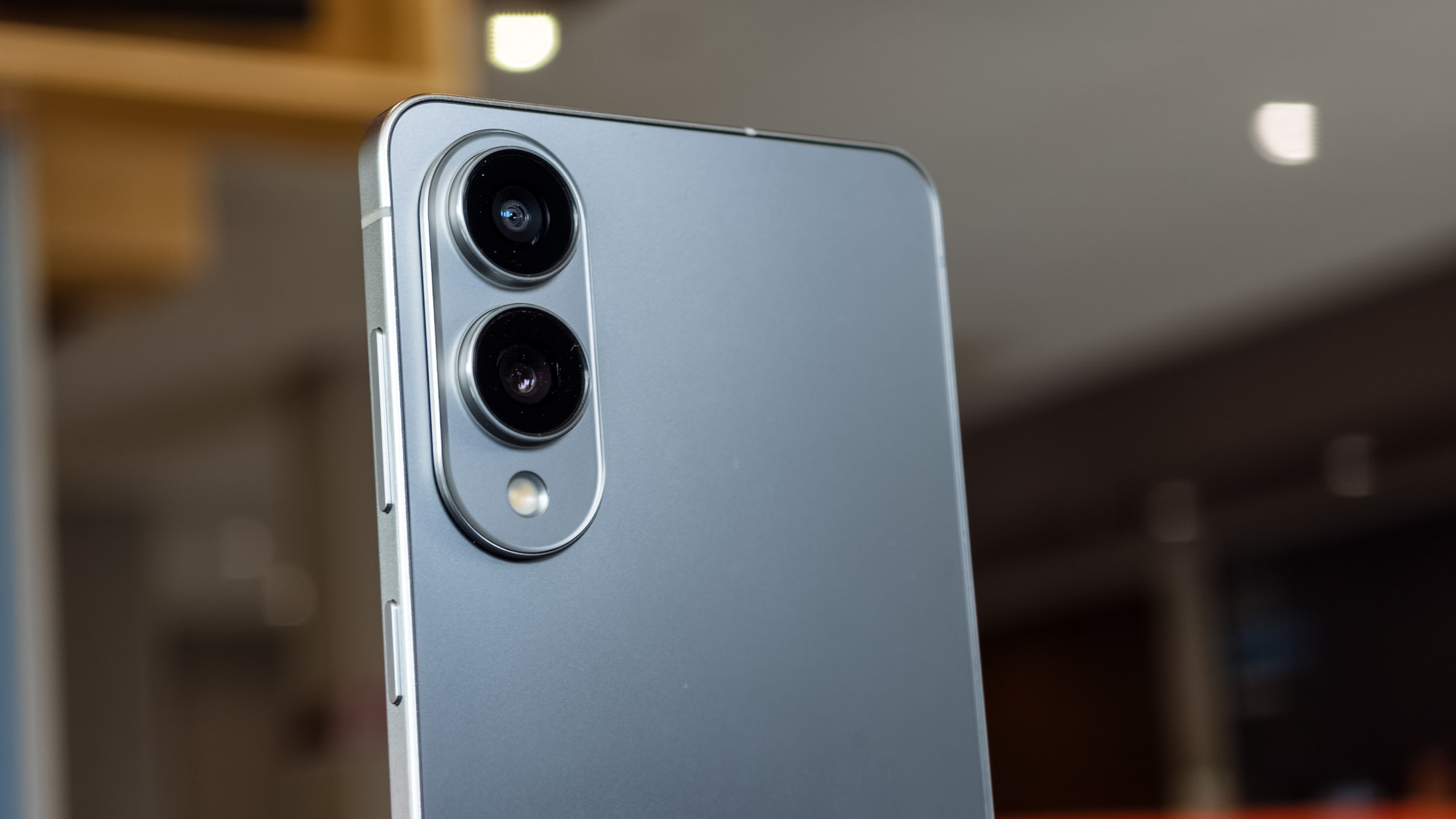 Test Galaxy S25 Edge: Proč je tenký design opět v módě