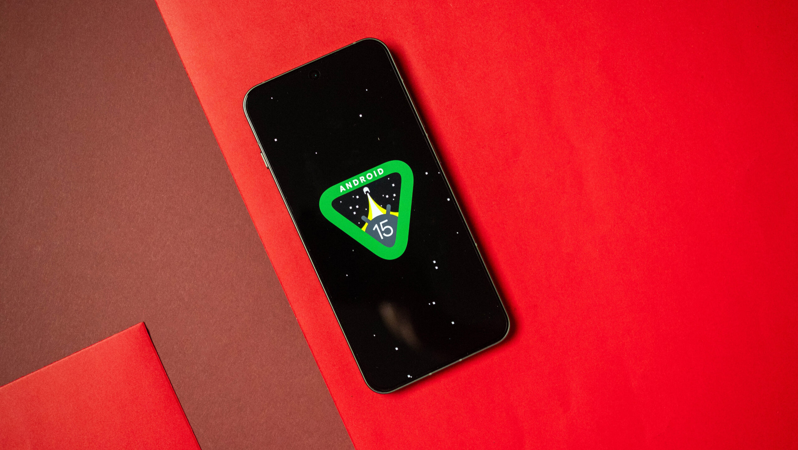 Nové OnePlus vlajkové modely zvládají trik, který Pixely neumí