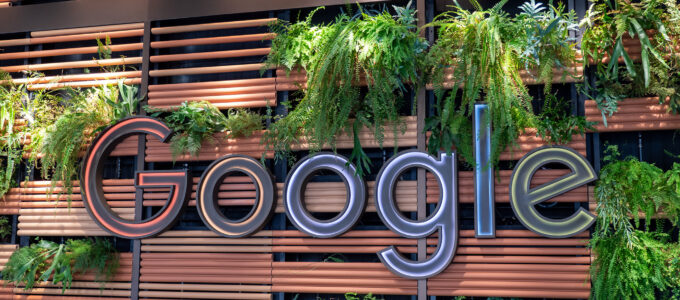 Online podvody rostou, uživatelé jsou obezřetnější, říká Google