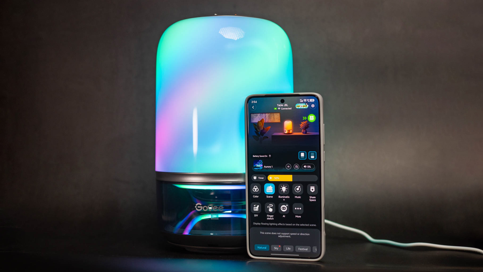 Přenosná lampa Govee s JBL reproduktorem: styl a zvuk v jednom