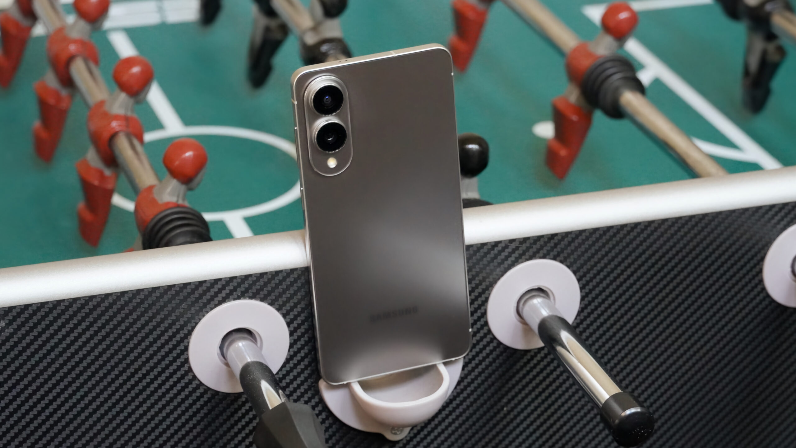 Proč Galaxy S25 Edge zůstává na pultech obchodů neprodán
