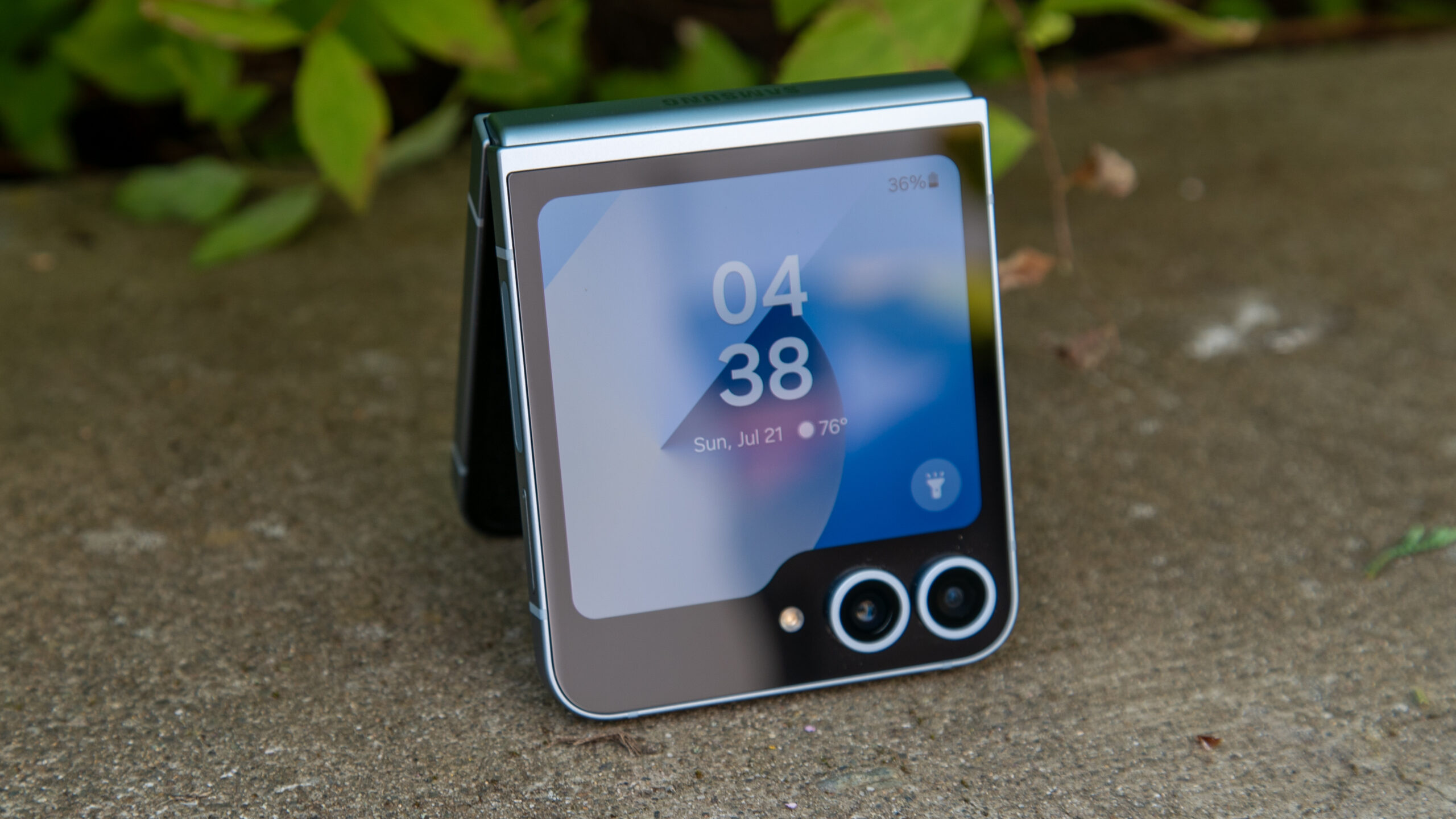 Samsung Galaxy Z Flip 7 FE vs. Flip 6: Podobné, ale rozdílné