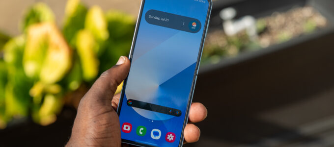 Samsung Galaxy Z Flip 7: Podpora Qi2 bezdrátového nabíjení?