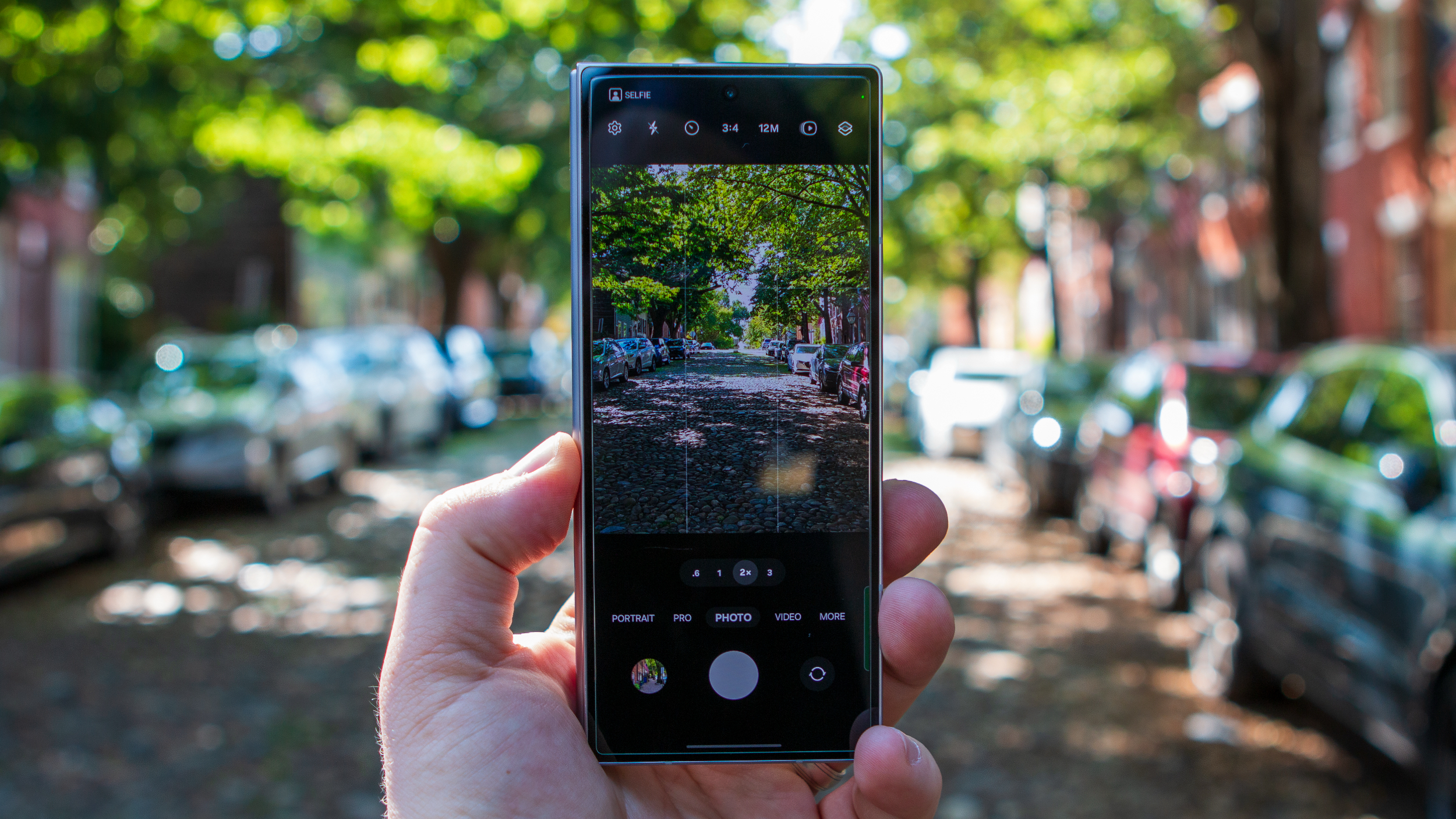 Samsung láká na chytřejší 'Ultra' AI kameru v Galaxy Z Fold 7