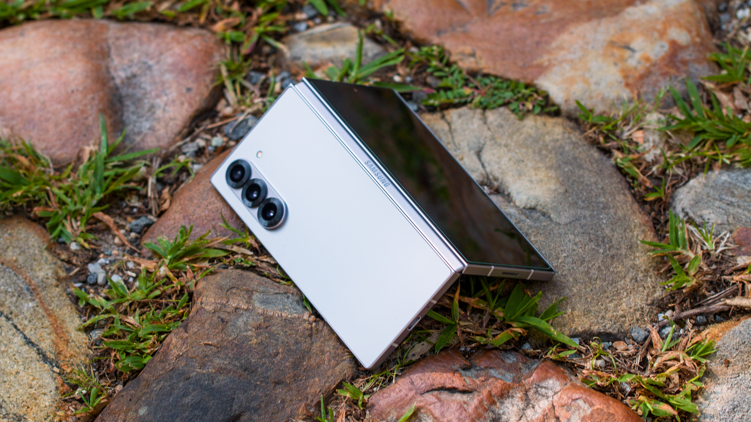 Samsung zlevňuje Galaxy Z Fold 6 o 1000 $ ještě před Prime Day