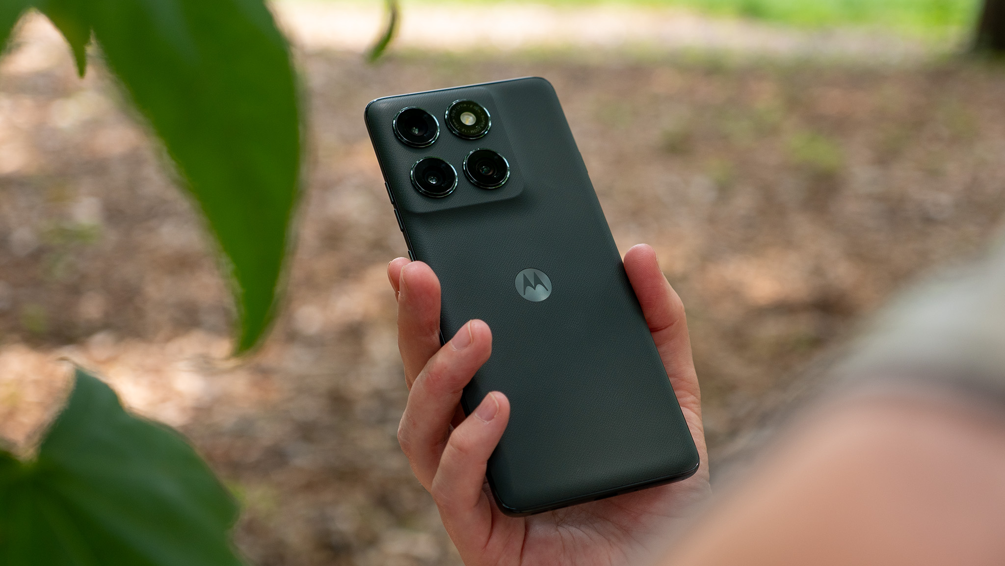 "Srovnání: Motorola Edge 2025 vs. Google Pixel 9a"