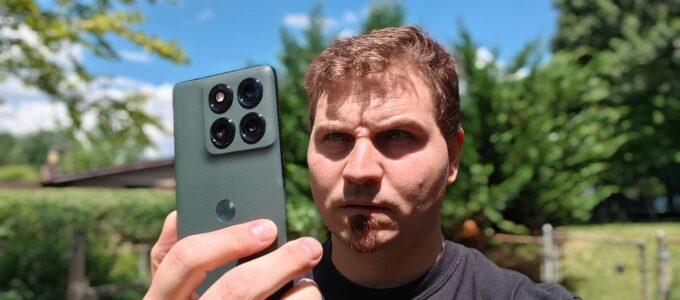 Android uživatelé mají dost časového zpoždění