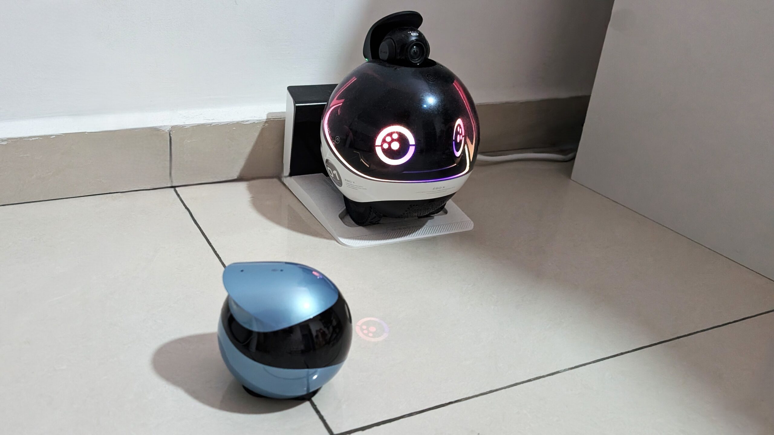 Mazlíčkový robot s emoji očima je na Prime Day v akci
