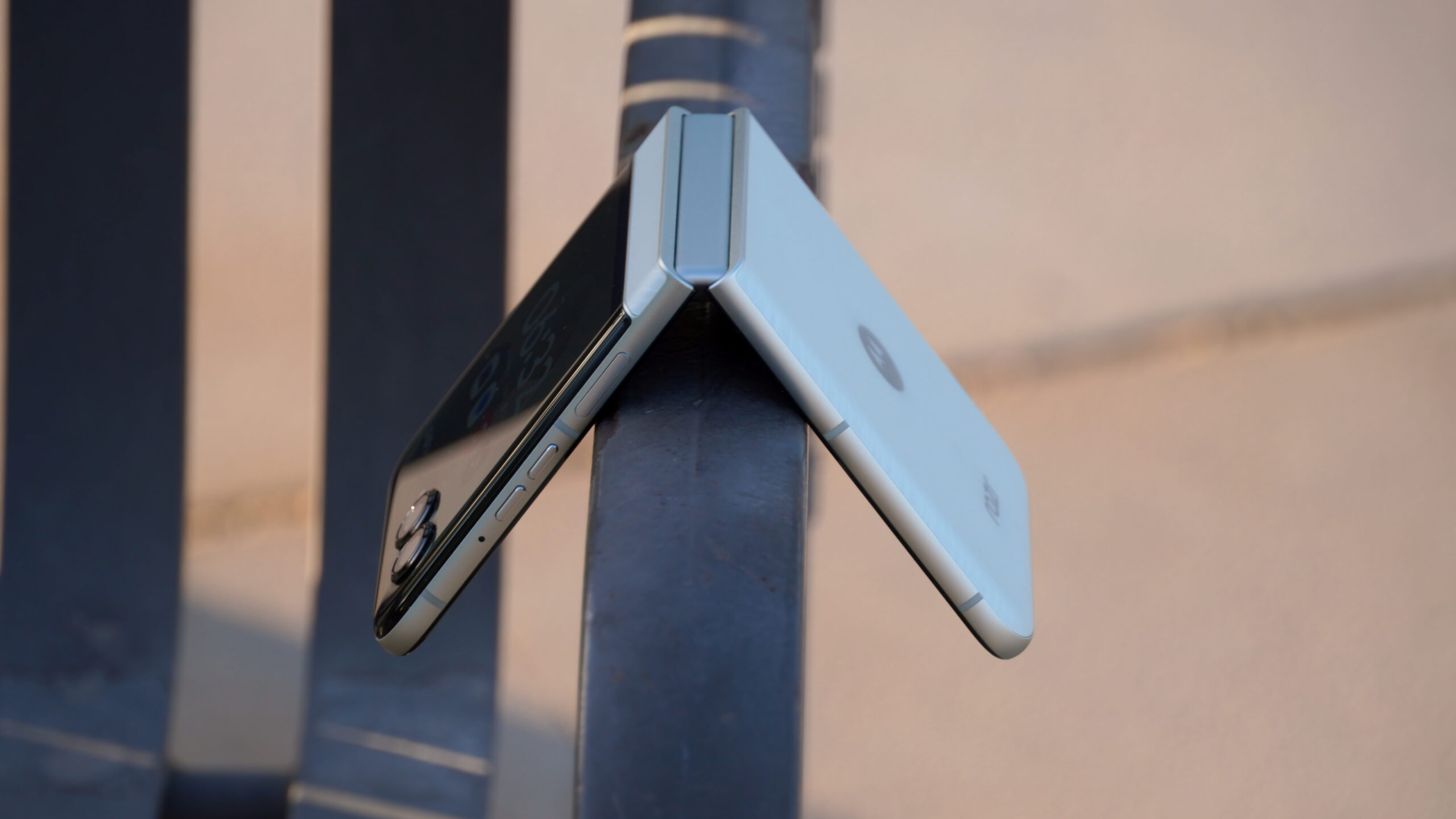 Motorola láká na novou stylovou spolupráci pro Razr 2025