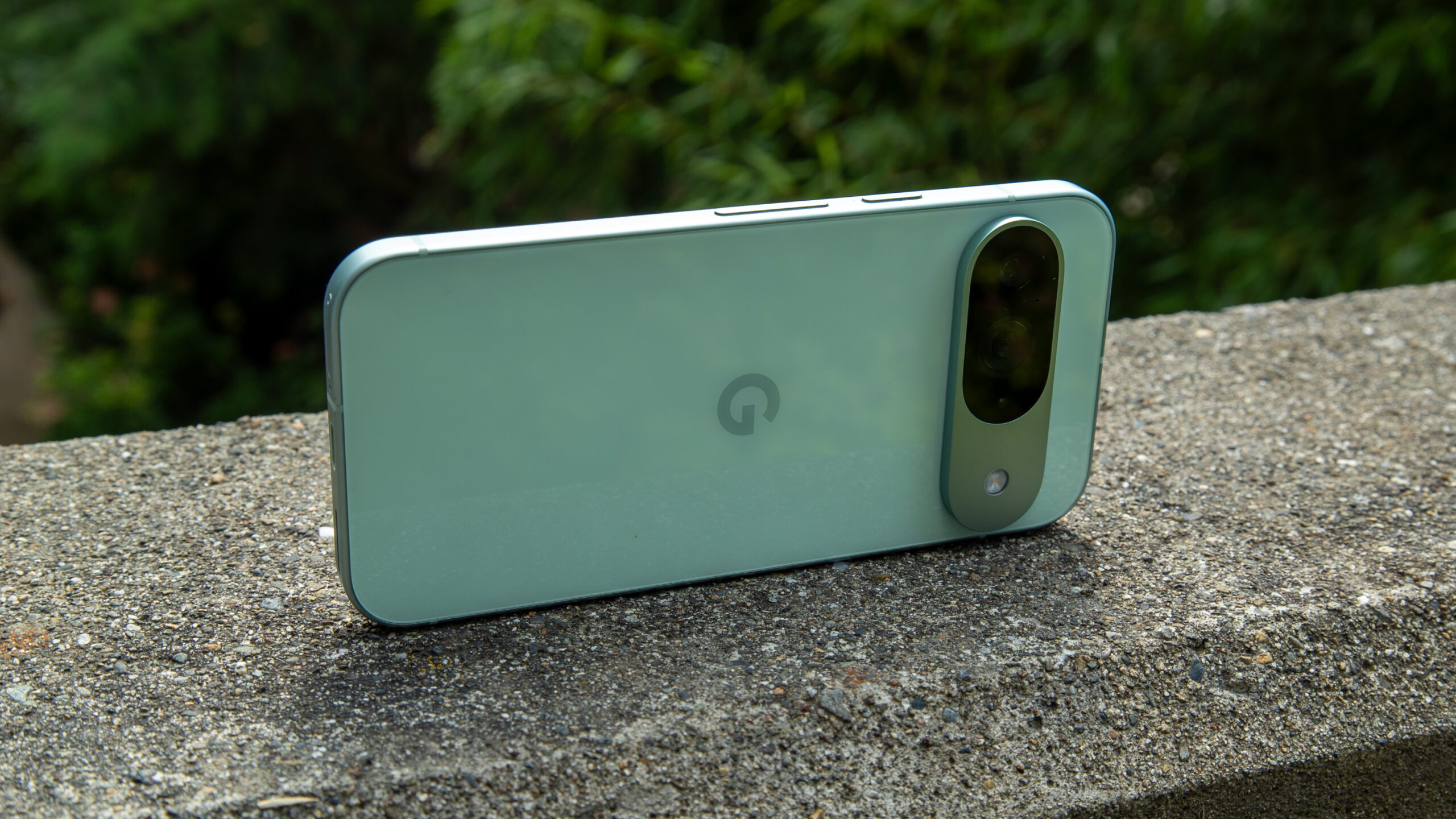 Nothing Phone 3 vs. Google Pixel 9: Srovnání dvou odlišných modelů