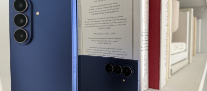 Novinky: Samsung odhalil skládací mobily, uniky Pixel 10 a další