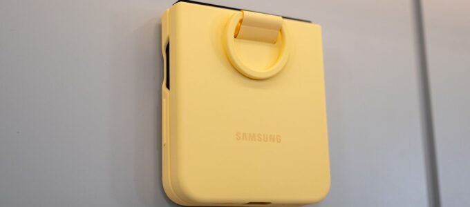 Pasují pouzdra z Galaxy Z Flip 6 na nový Flip 7 FE?