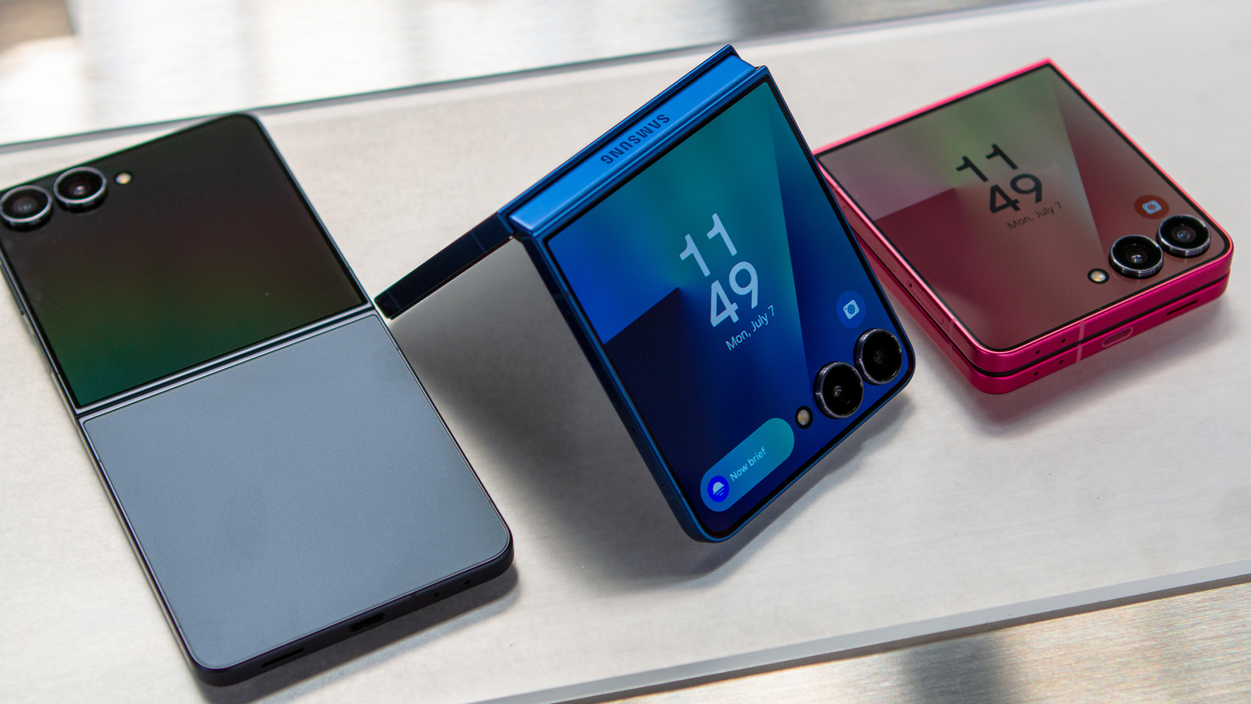 Předobjednávky Samsung Galaxy Z Flip 7: skvělé nabídky a dárky