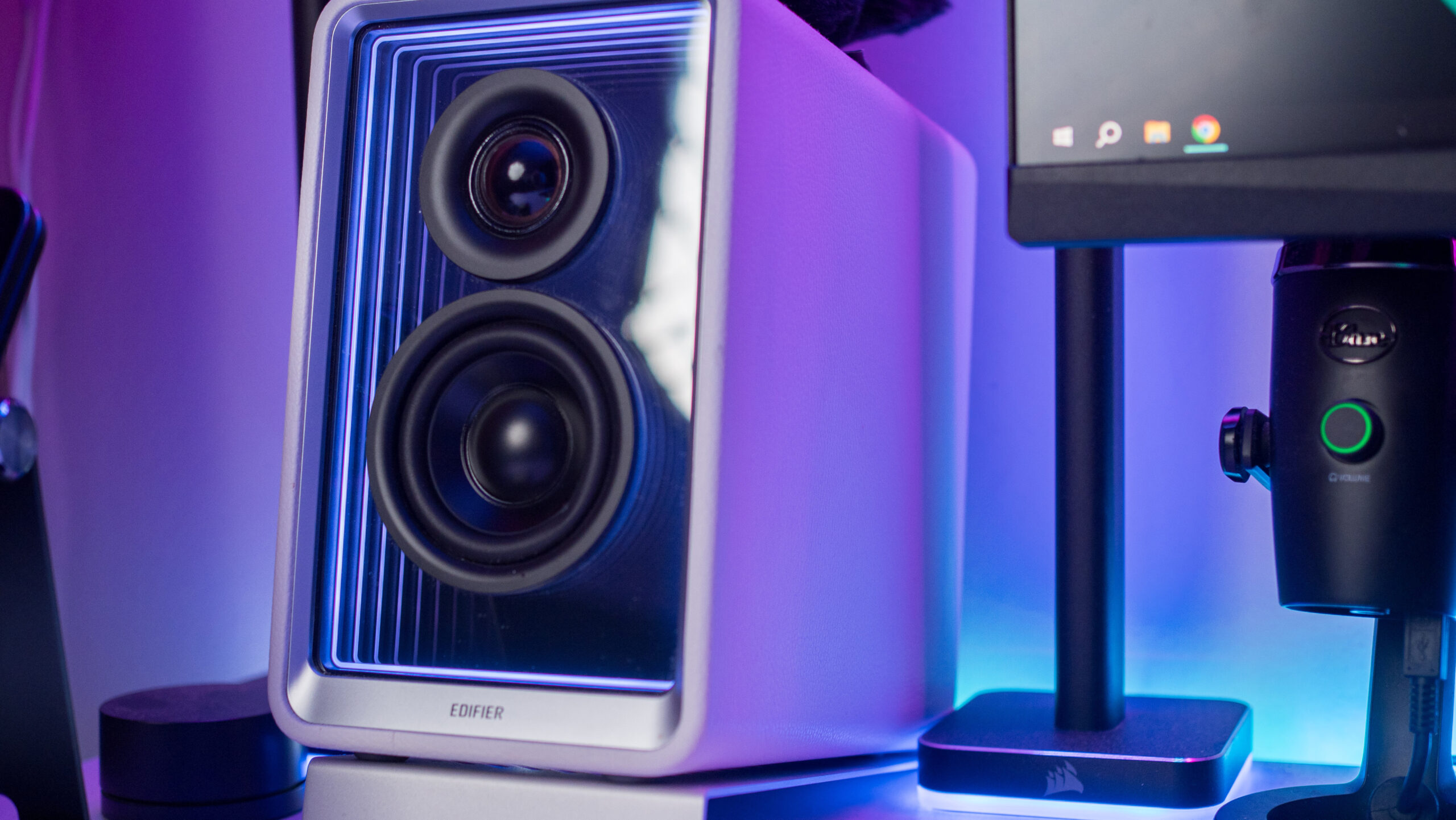 RGB reproduktor a 65W GaN nabíječka v jednom: Skvělá novinka!