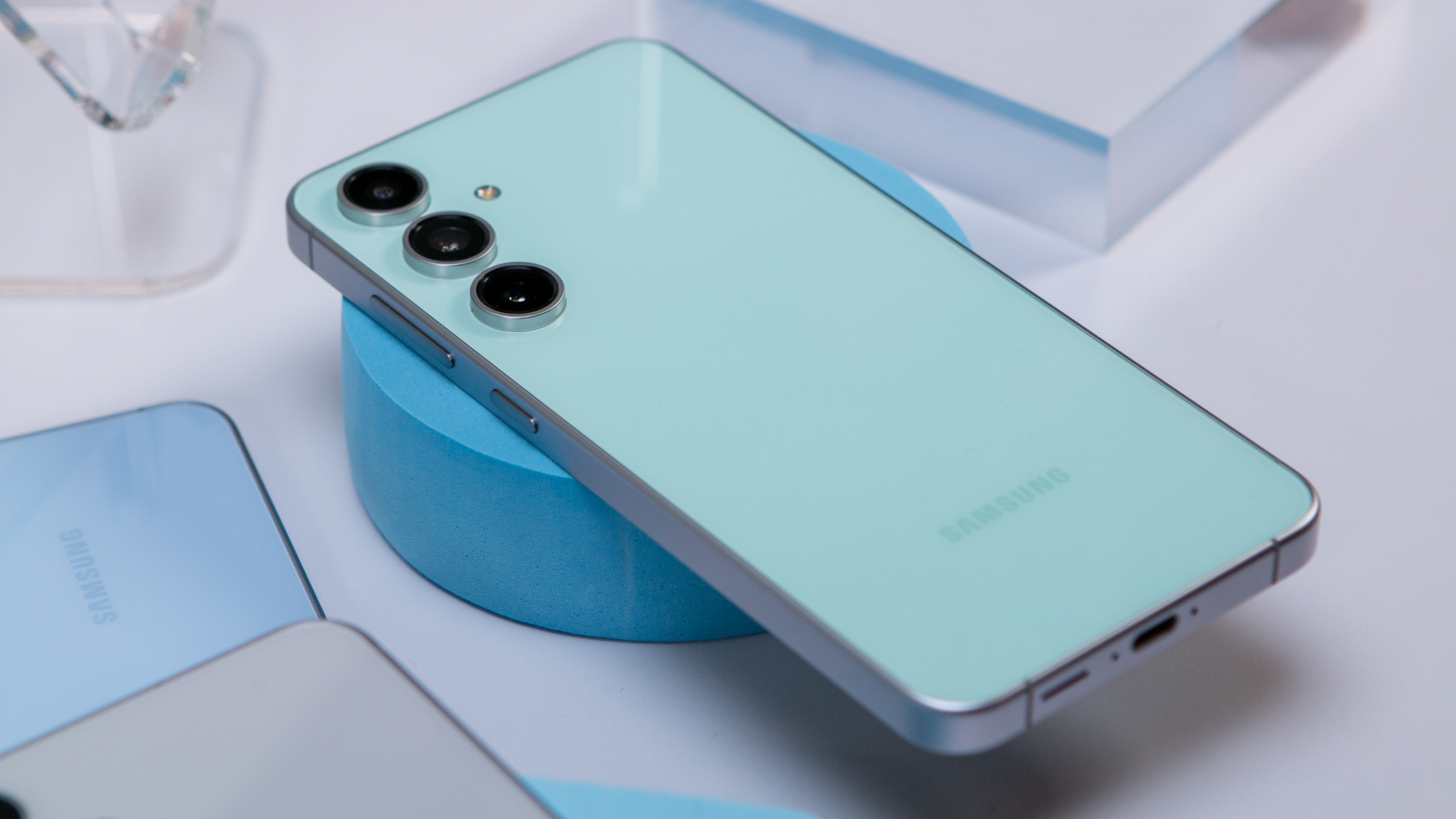 Samsung Galaxy S25 FE: Pocit vlajkové lodi v jednom ohledu