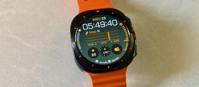 Samsung zlevňuje Galaxy Watch Ultra na polovinu pro Prime Day