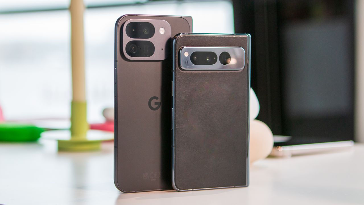 "Srovnání: Google Pixel 10 Pro Fold vs. Pixel Fold"