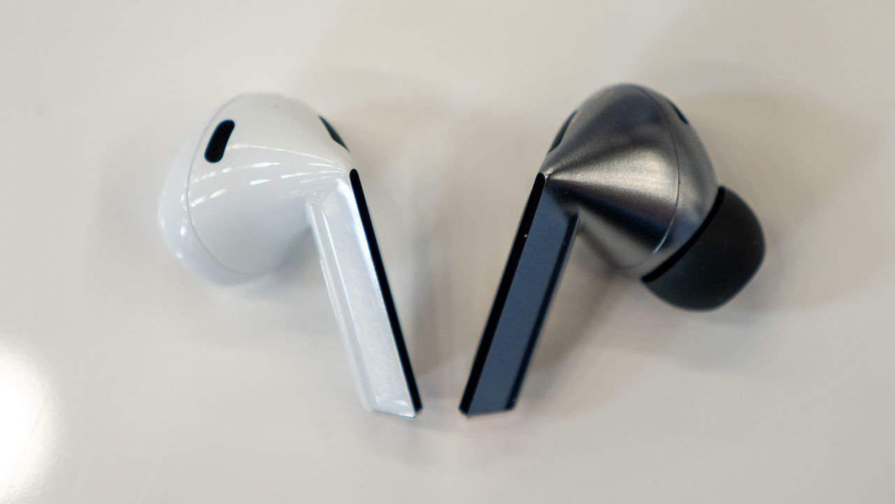 Uniklé rendery Galaxy Buds 3 FE připomínají model Pro