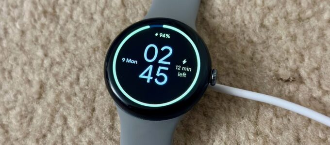 Uniklé rendery: Pixel Watch 4 s bočním nabíjením odhalen