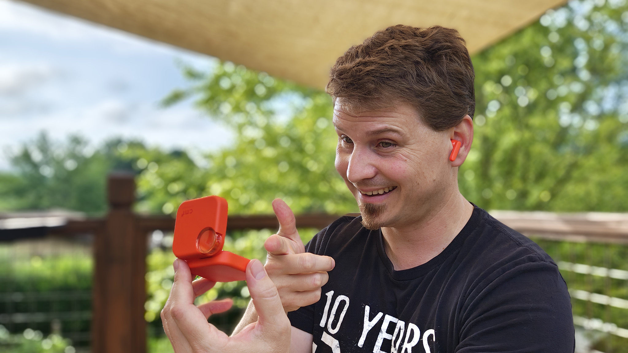 Ztrácíte sluchátko? Amazon je má dnes pod 30 $!