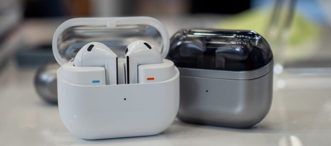 Galaxy Buds 3 FE: Úniky naznačují vylepšení výdrže baterie