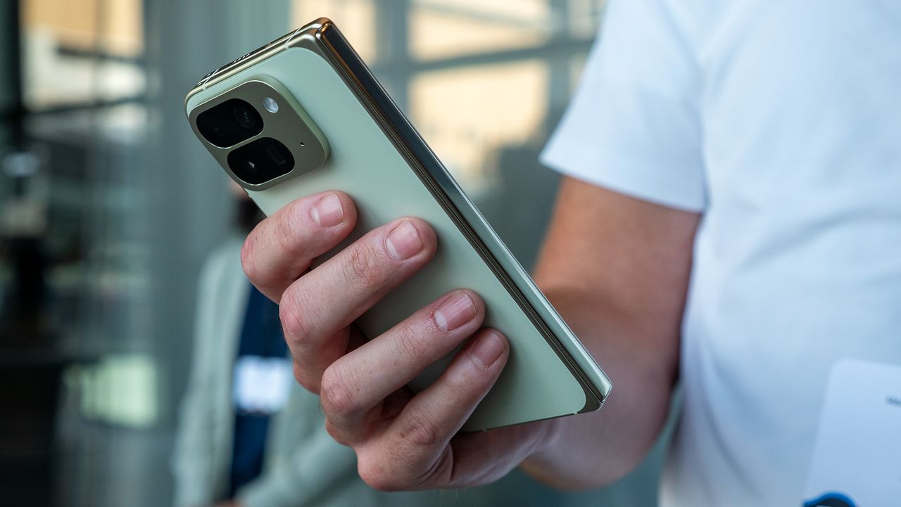 Google Pixel 10 Pro Fold: První prachuvzdorný skládací telefon