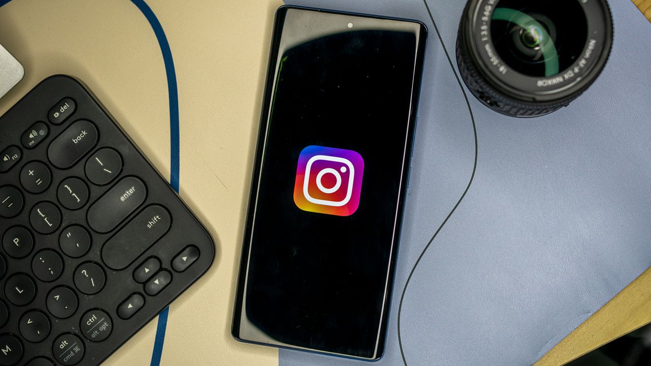 Instagram Map připomíná Snapchat, přichází funkce "repost"
