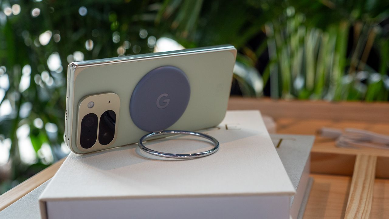 Pixel 10: Konec reverzního nabíjení, vítají se Qi2 magnety