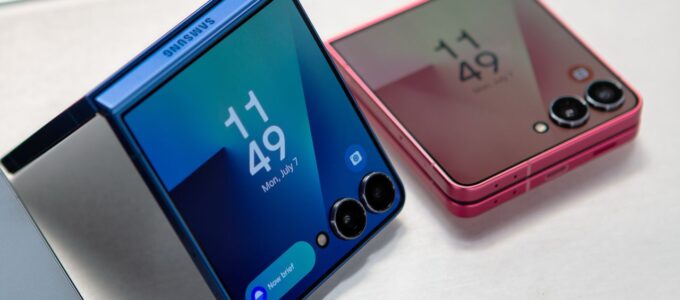 Rozebírka Galaxy Z Flip 7 odhaluje složitosti v konstrukci