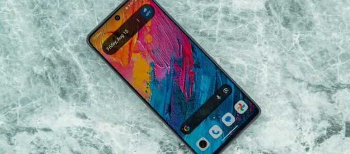 TCL 60 XE NXTPAPER: Cenově dostupný smartphone a e-reader