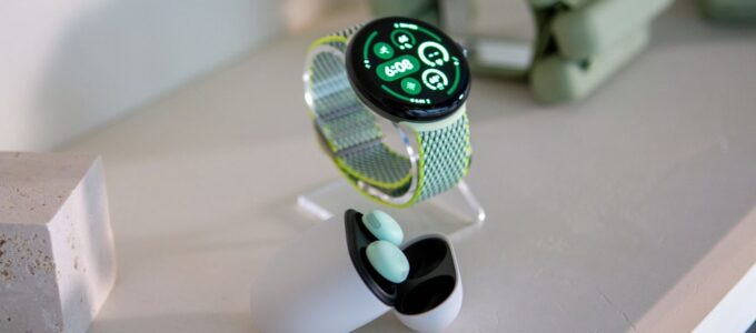 Únik odhaluje design Pixel Watch 4 ve velkém stylu