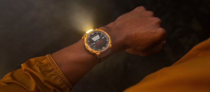 Garmin Instinct Crossover AMOLED: Luxusní hodinky pro dobrodruhy