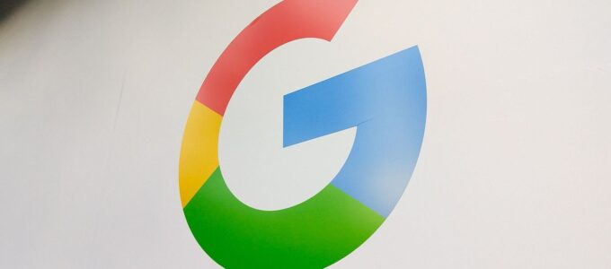 Google mění logo 'G' pro nástup éry umělé inteligence