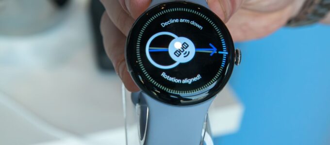 Google odhaluje fungování satelitního SOS na Pixel Watch 4