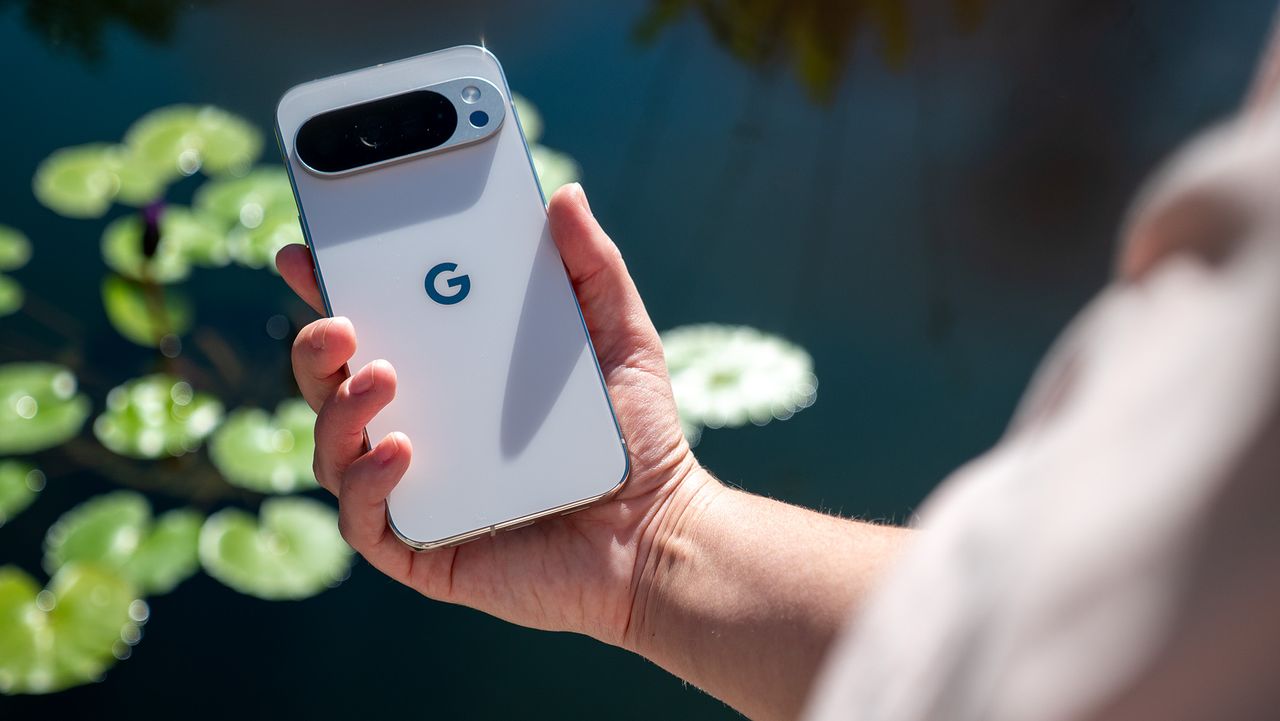 Google Pixel 10 Pro XL vs. OnePlus 13: Souboj Android špiček