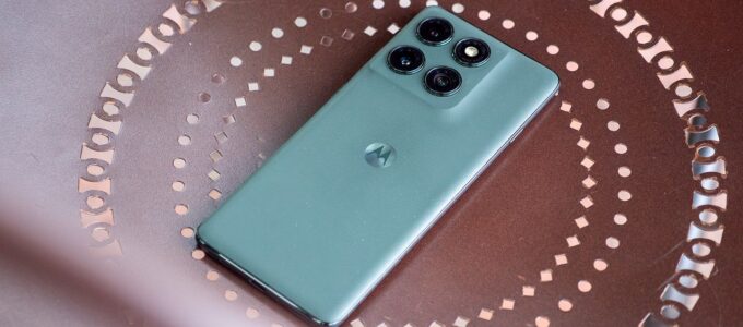 Nový Moto Edge 70: uniklé foto odhaluje vylepšenou kameru