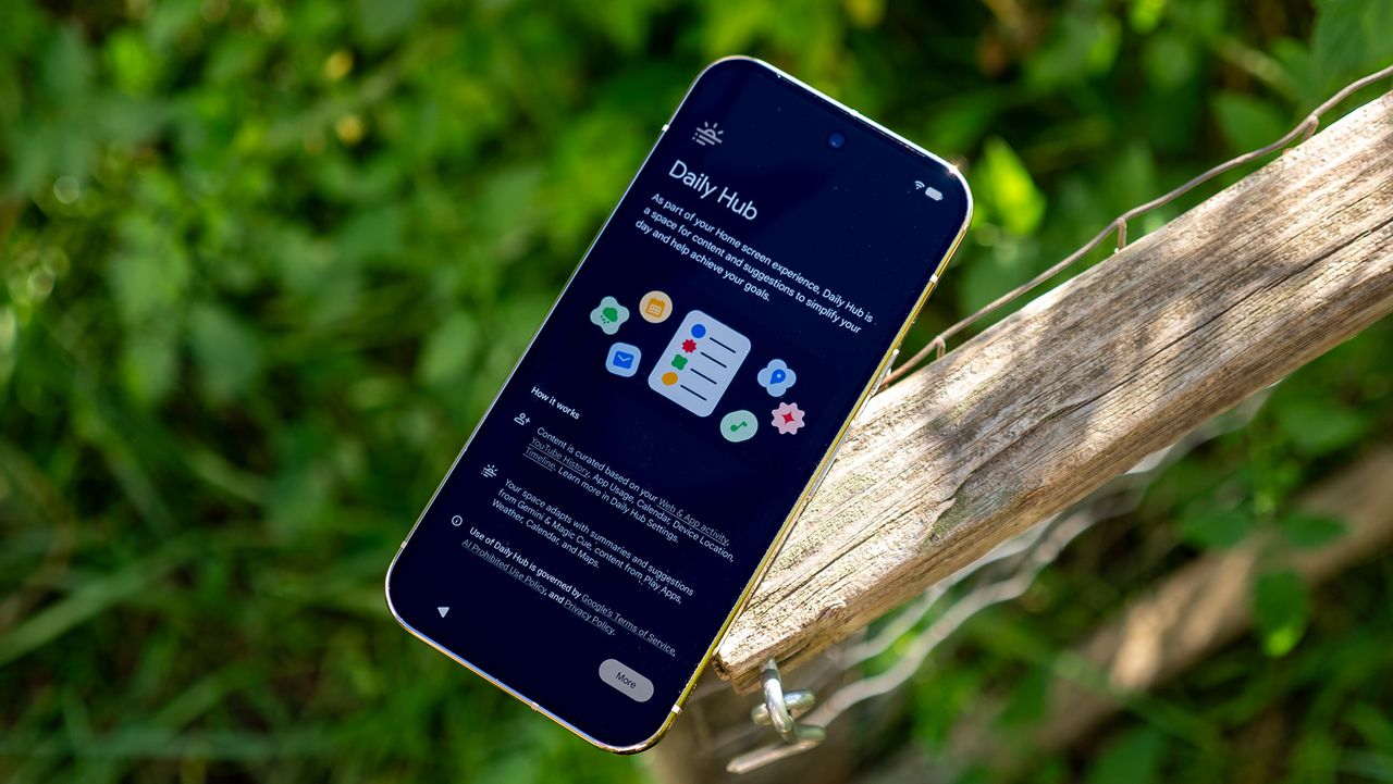 Pixel 10's Daily Hub dočasně pryč, Google slíbil návrat