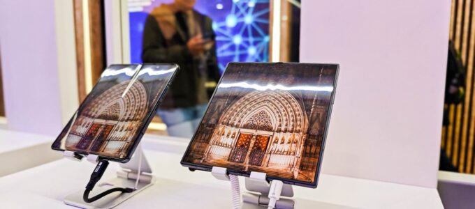 Samsung TriFold se možná představí v USA na společném eventu