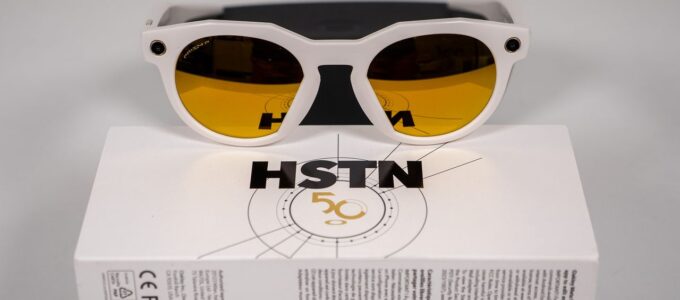 Zlatý Oakley Meta HSTN má rychlejší kamery