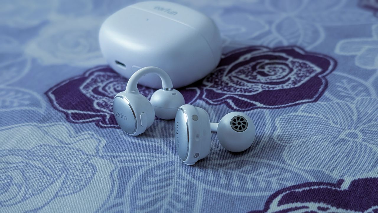 EarFun Clip: Skvělá zkušenost s otevřenými sluchátky