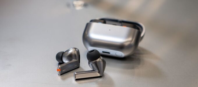 Galaxy Buds 4 Pro: Delší výdrž pro celodenní poslech