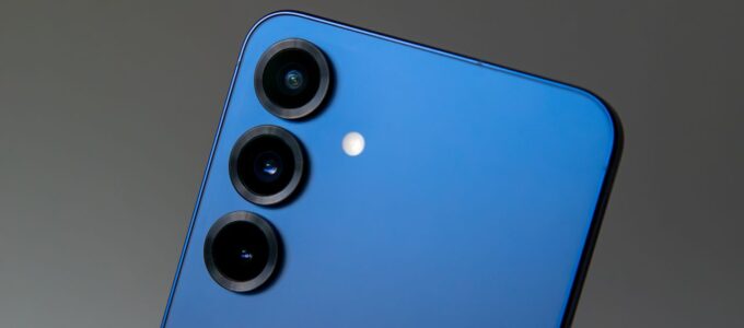 Galaxy S25 Plus vzplál, Samsung zahájil vyšetřování.