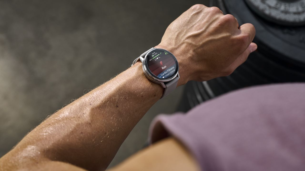 "Garmin Venu 4 vs. Venu X1: Kvalita vs. Luxusní výhody?"